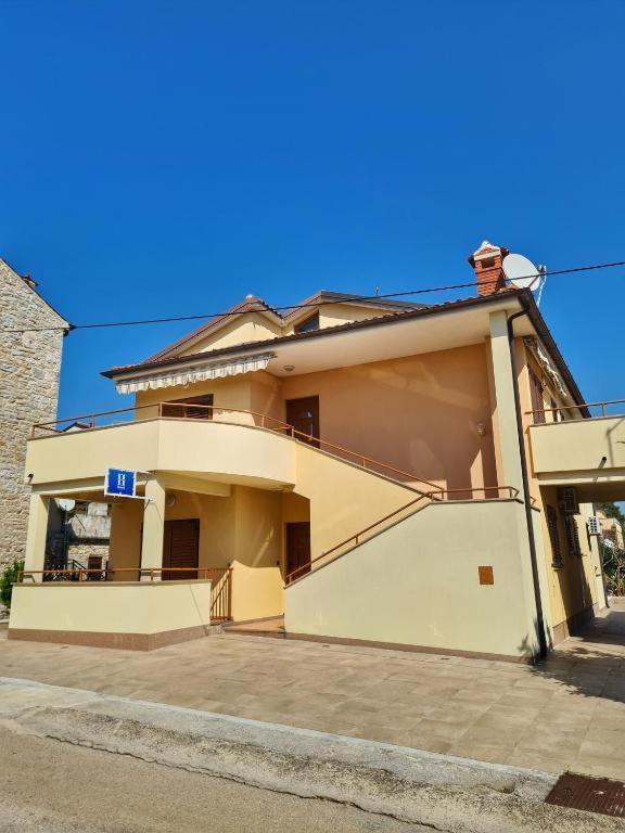 Apartments Manuel Novigrad Istria Eksteriør billede